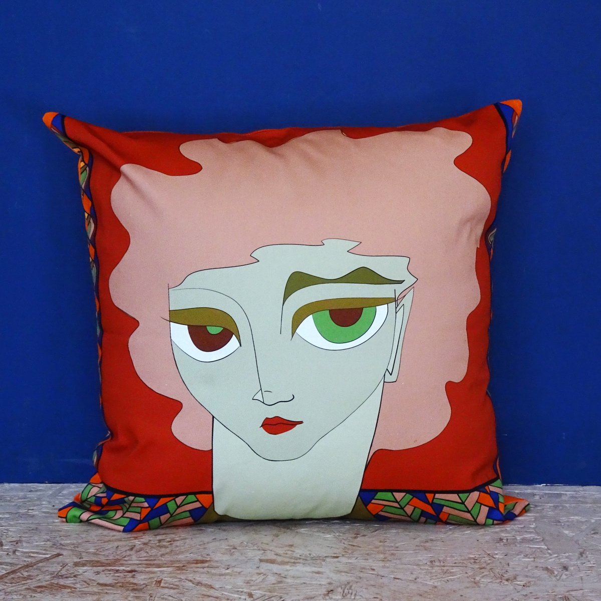 Pearl 18 x 18 inch cushion front